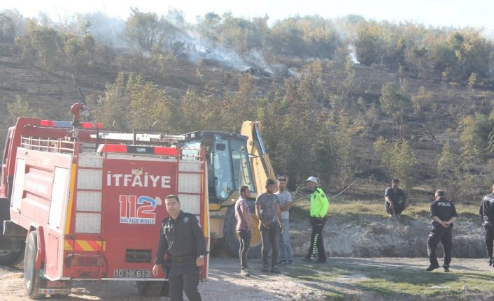 Otları yakmak istedi, 15 dönüm makilik alanı yaktı