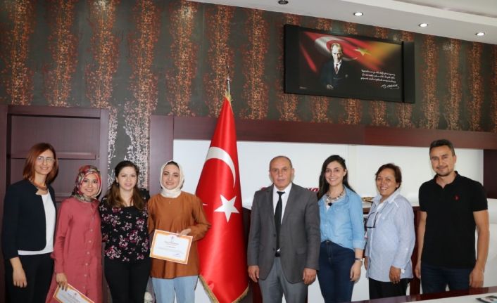 PDR öğrencilerine bilimsel araştırma ödülü