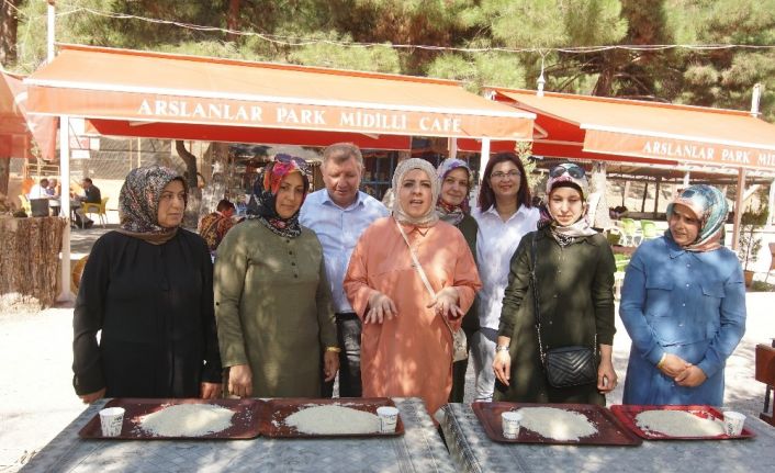 Pirincin taşını ayıklamak için kıyasıya yarıştılar