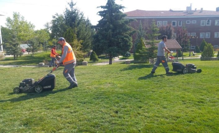 Pursaklar’da parklara yoğun bakım