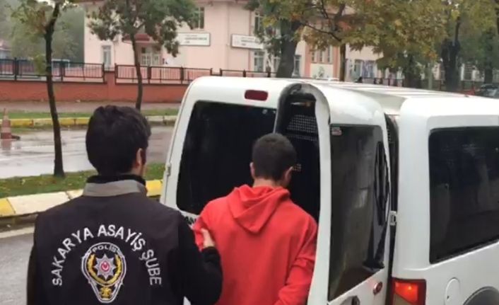 Sakarya’da oto teyp hırsızlığı: 1 tutuklama