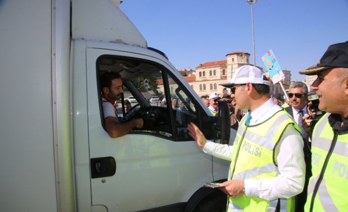 Sivas’ta etkinlikleri “Yaya Geçidi Nöbeti” farkındalık etkinlikleri