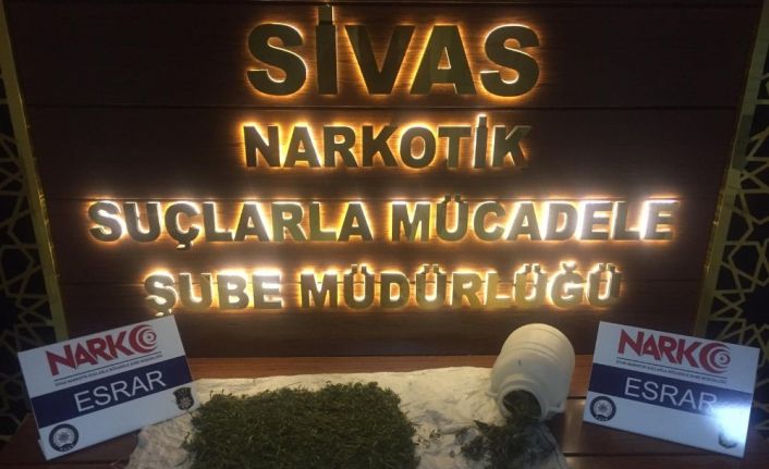 Sivas’ta uyuşturucu operasyonunda 3 tutuklama