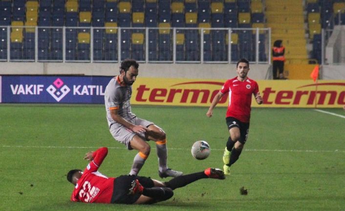 Süper Lig: Gençlerbirliği: 0 - Galatasaray: 0 (İlk Yarı)