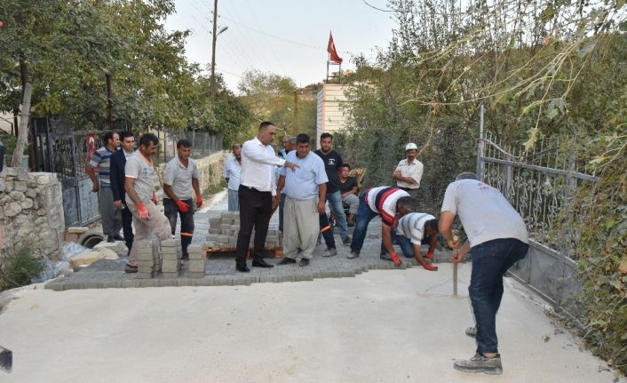 Toroslar’da yol yapım çalışmaları hız kazandı