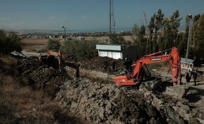 VASKİ ekibinden kanalizasyon çalışması