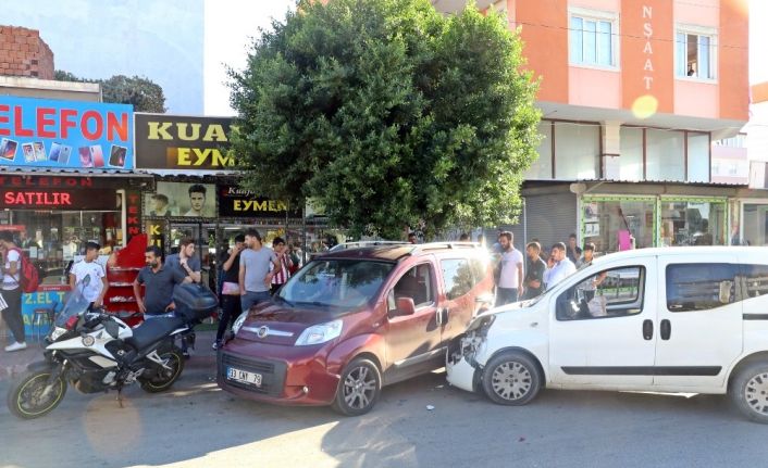 Zincirlemeye kazaya karıştı, kiralık aracı bırakıp kaçtı