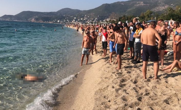 Alanya’da kimliği belirsiz  ceset sahile vurdu