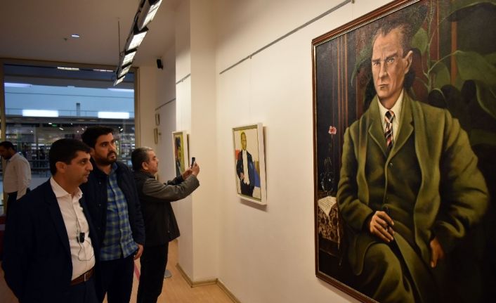 Atatürk portreleri sergisine büyük ilgi