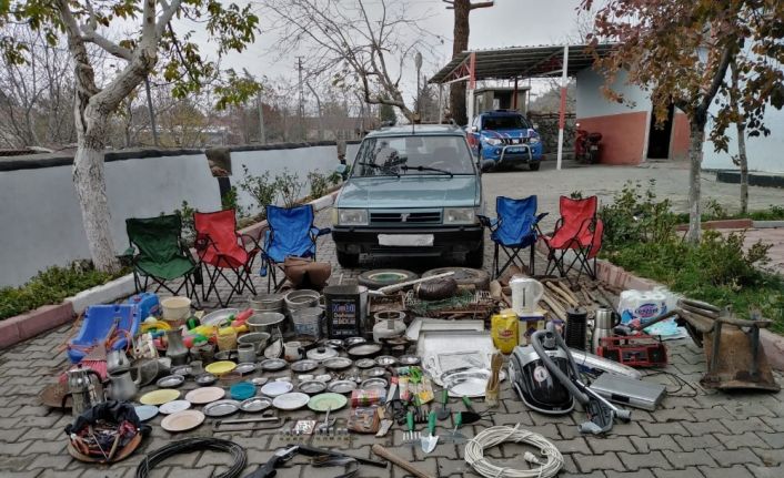 Bağ evinden 40 parça malzeme çalan zanlılar yakalandı