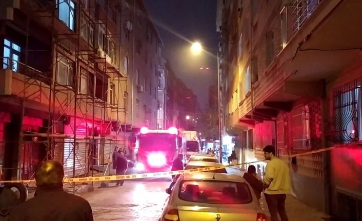 Bahçelievler’de korkutan yangın: 9 kişi dumandan etkilendi