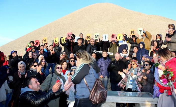 Büyükelçi Berger, Nemrut Dağı’nda romantik evlilik teklifine tanık oldu