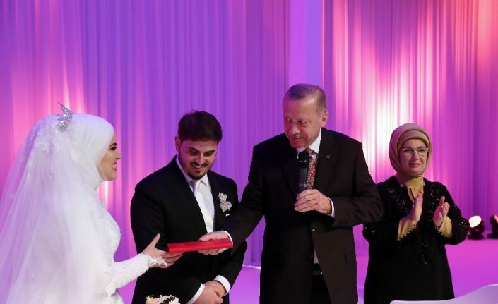 Cumhurbaşkanı Erdoğan, Mahir Ünal’ın kızının nikah törenine katıldı