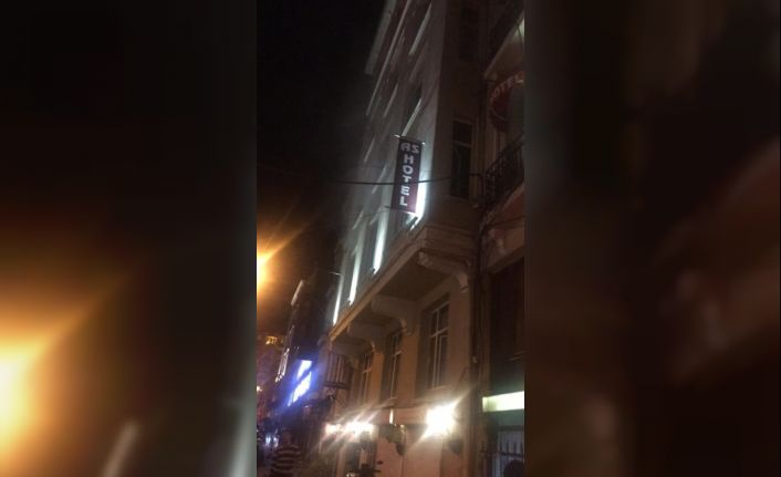 İstiklal Caddesi’nde otel yangını paniğe sebep oldu