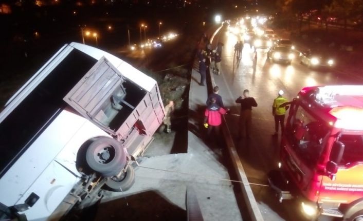 Makas atan sürücü kazaya neden oldu: 7 yaralı