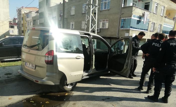 (Özel) TEM’de hareketli dakikalar, suçlu polis arabasını alıp kaçtı