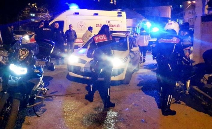 Şüpheli aracı kovalayan polis motosikleti kaza yaptı: 2 polis yaralı