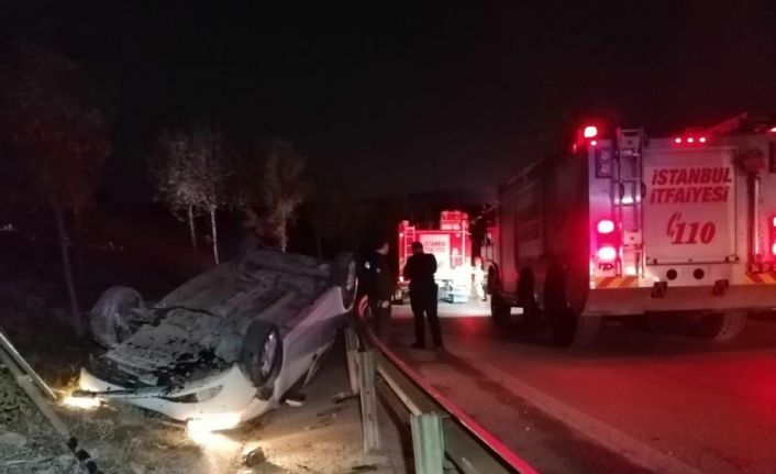 Takla atan otomobilden çıkanların ilk derdi uyuşturucu maddeyi saklamak oldu