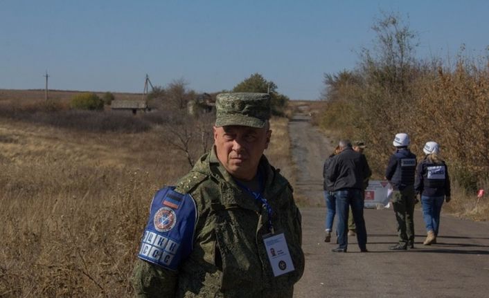 Ukrayna askeri ve Rusya yanlıları bölgeden çekilmeyi sürdürüyor