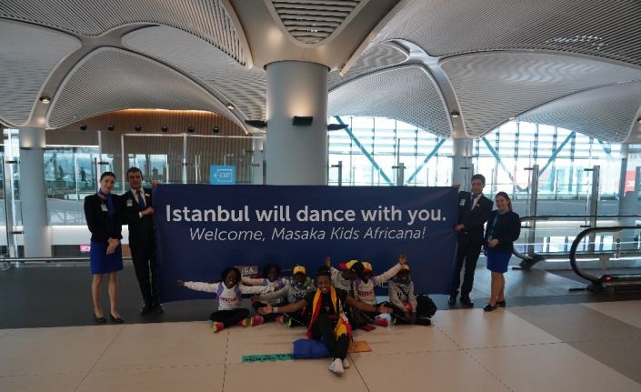 Afrikalı yetim ve öksüz çocuklardan oluşan dans grubu İstanbul’da