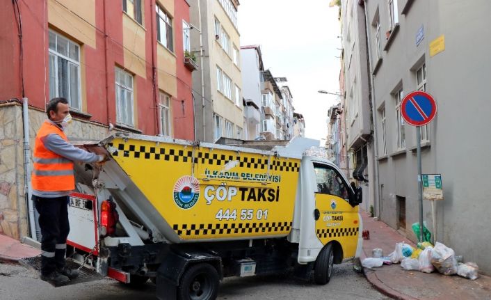 Bu taksi insan değil ’çöp’ taşıyor