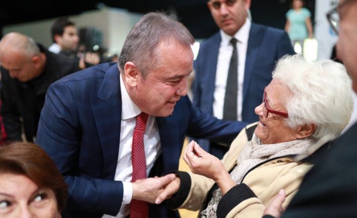 CHP, 11 Büyükşehirde yaptırdığı anket sonuçlarını açıkladı