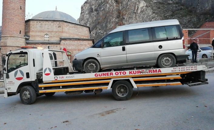 Direksiyon başında fenalaşan sürücü hayatını kaybetti