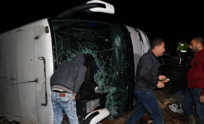 Erzincan’da yolcu otobüsü şarampole uçtu: 20 yaralı