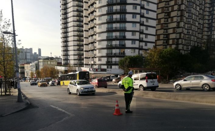 Esenyurt’ta minibüs sürücülerine şok uygulama