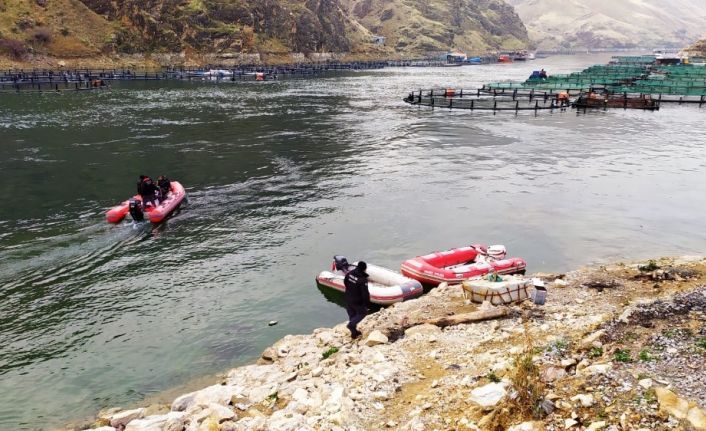 Fırat Nehri’nde 10 gündür tüm ekipler, kayıp sürücüyü arıyor