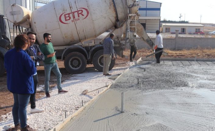 Güneş enerjisi ile yaş sebze kurutma tesisi kurulum çalışmaları başladı