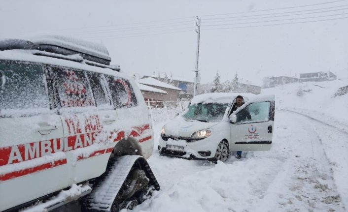 Hemodiyaliz hastaları paletli ambulansla kurtarıldı