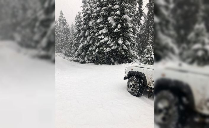 Karabük’ün yüksek kesimlerine mevsimin ilk karı yağdı