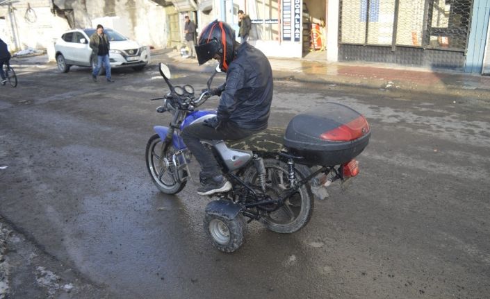 Kışın motosikletini kullanamayınca ATV’ye dönüştürdü