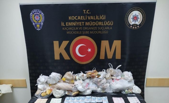 Kocaeli’de iş yerlerine sahte para vermeye çalışan 3 şüpheli tutuklandı