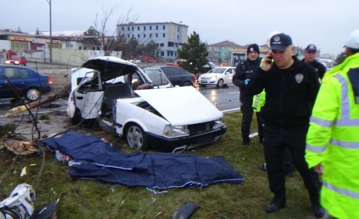 Kütahya’da feci kaza: 2 ölü, 3 yaralı