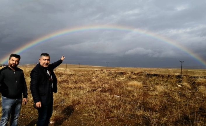 Yağmurdan sonra oluşan gökkuşağı hayran bıraktı