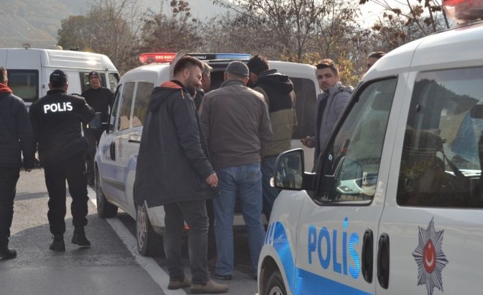 Polisin "Dur" ihtarına uymayan sürücü ortalığı birbirine kattı