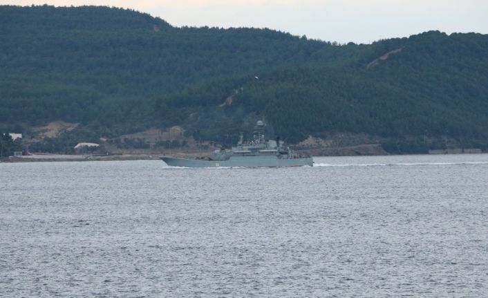 Rus savaş gemisi ’Azov’, Çanakkale Boğazı’ndan geçti