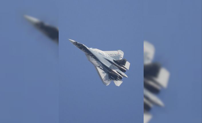 Rusya’da Su-57 savaş uçağı, test uçuşu sırasında düştü