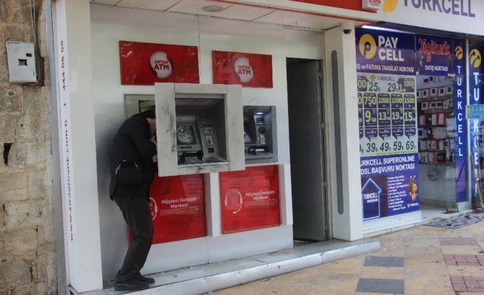 Şanlıurfa’da hırsızlar ATM’lere dadandı