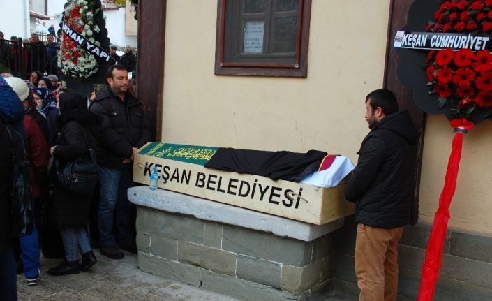 Sulama kanalında cansız bedeni bulunan avukat, son yolculuğuna uğurlandı