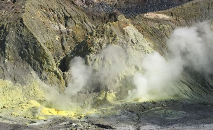 Yeni Zelanda’daki yanardağ patlamasında ölü sayısı 5’e çıktı