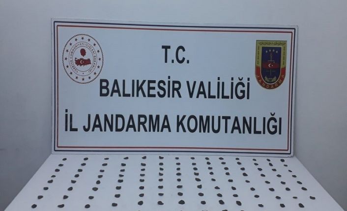 137 adet Bizans sikkesini satmak isterken yakalandı