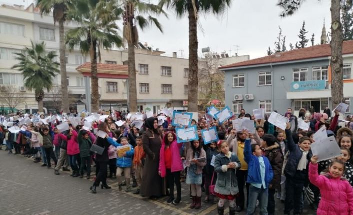 52 bin Türk ve Suriyeli öğrenci karne aldı