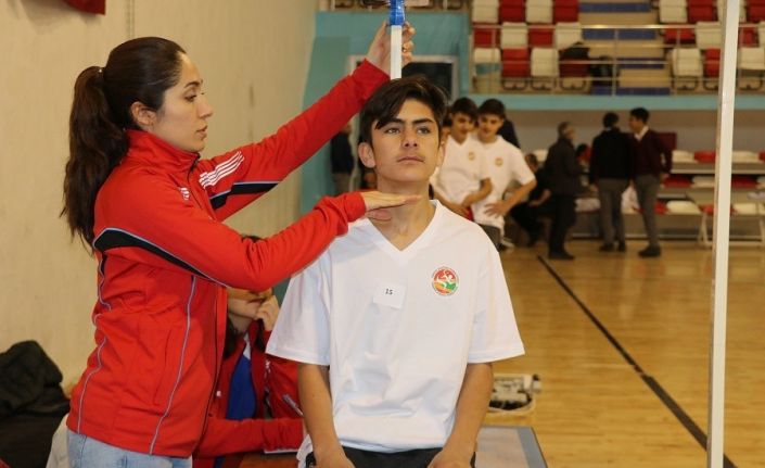 Ağrı’da atletizm sporcu seçme taraması yapıldı