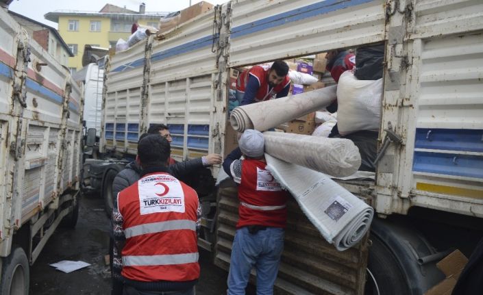 Ağrı’da toplanan yardımlar deprem bölgesine gönderildi