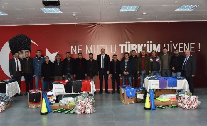 Başkan Bakkalcıoğlu’ndan amatör spor kulüplerine malzeme yardımı