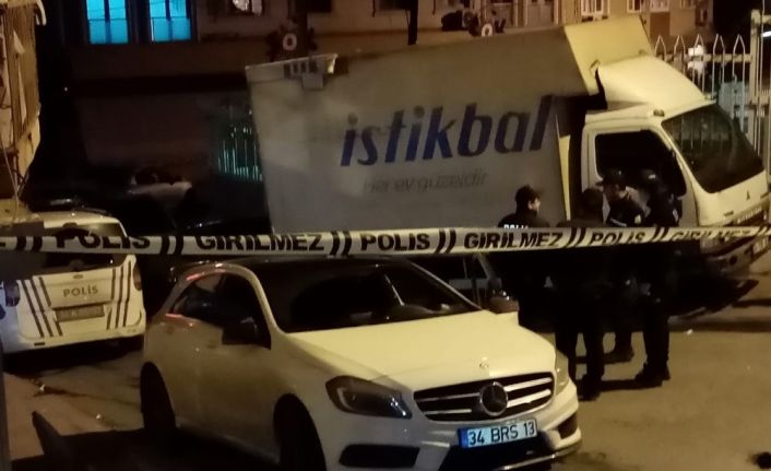 Beyoğlu’nda iki grup arasındaki silahlı çatışma: 3 yaralı