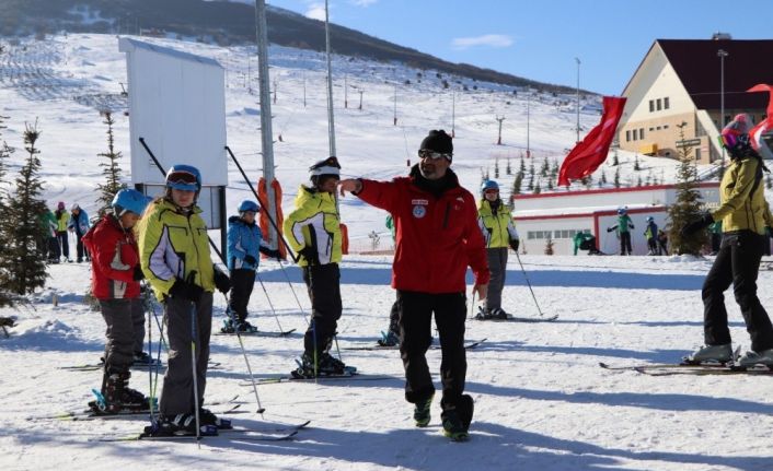 Bin öğrenci kayak eğitimi alacak